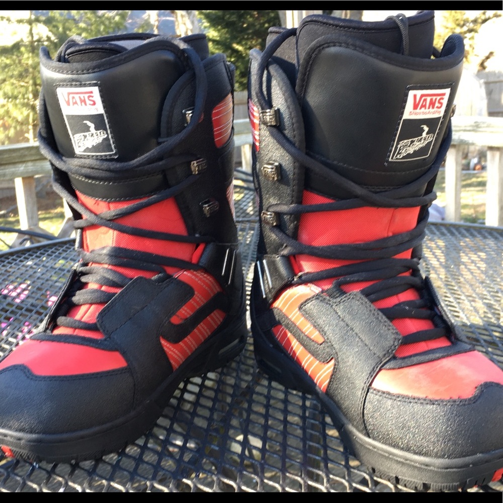 VANS SNOWBOARD BOOTS - Ladies 8 1/2